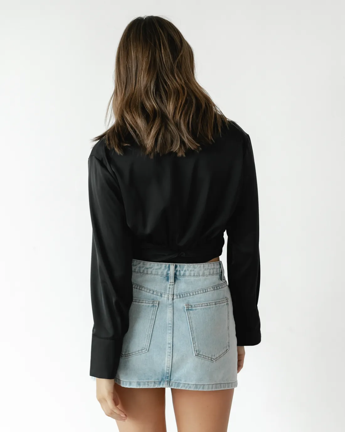 Jora Long Sleeve Crop Top (Black)