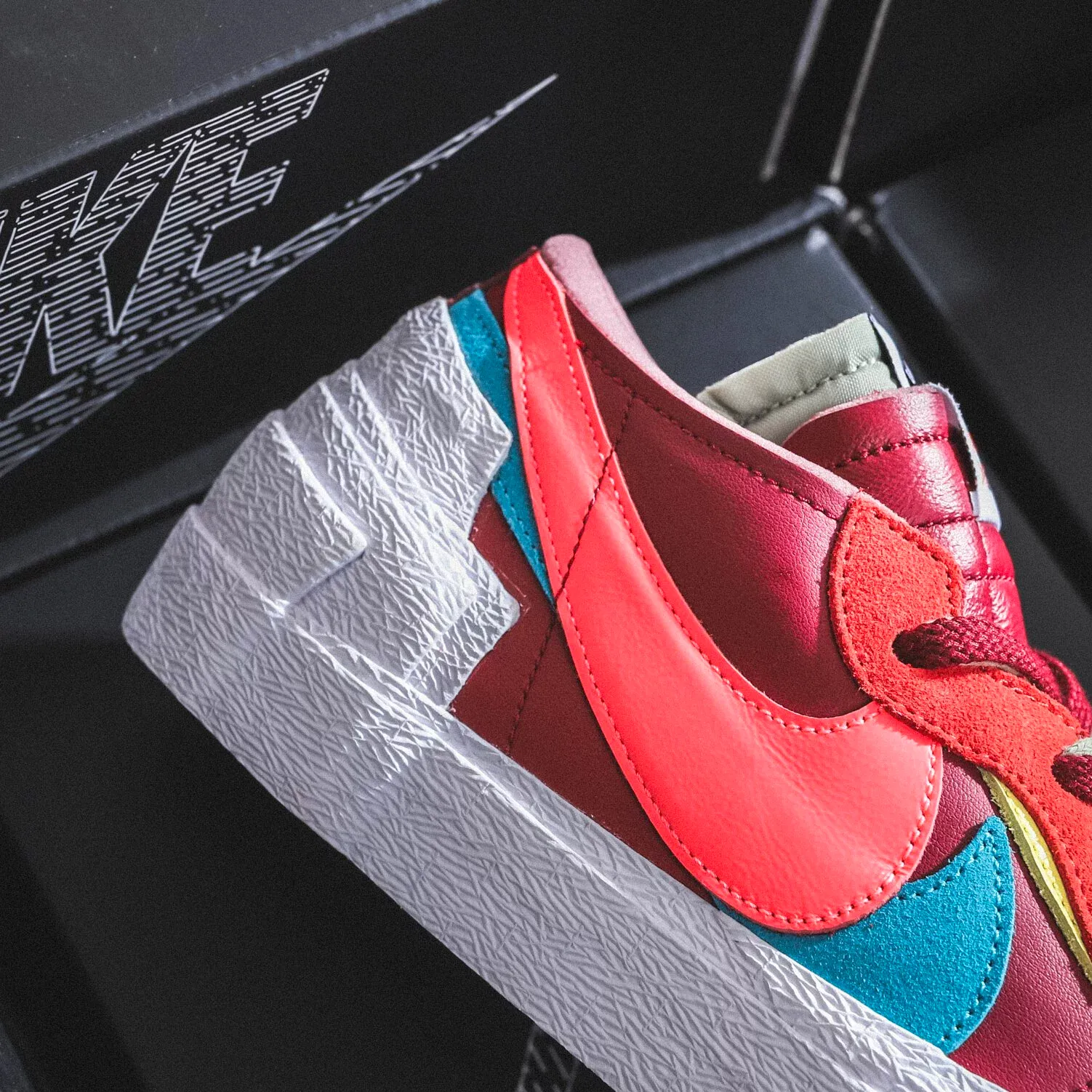 KAWS x Sacai x Nike Blazer Low Red [DM7901-600]