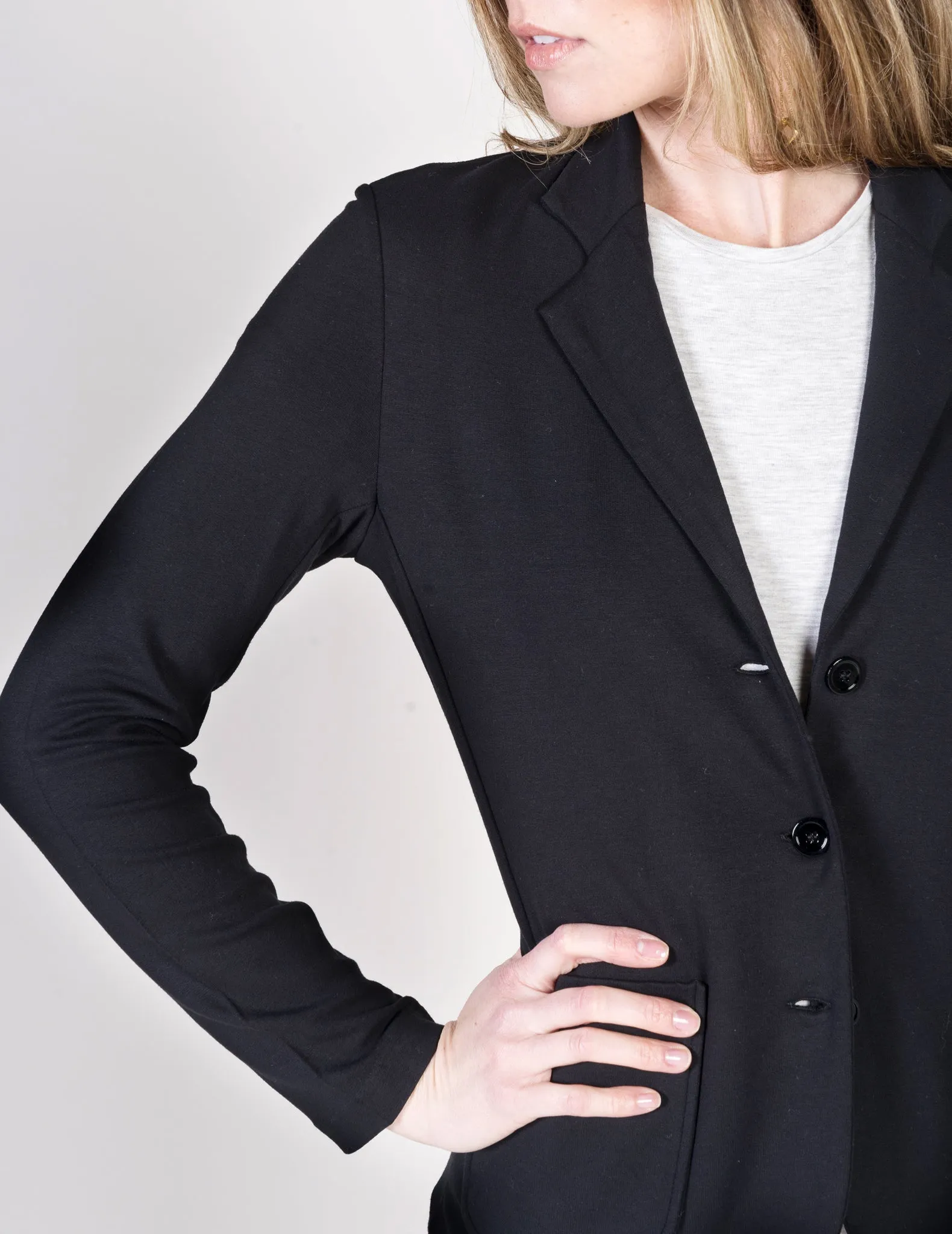 Majestic Basic Blazer in Noir