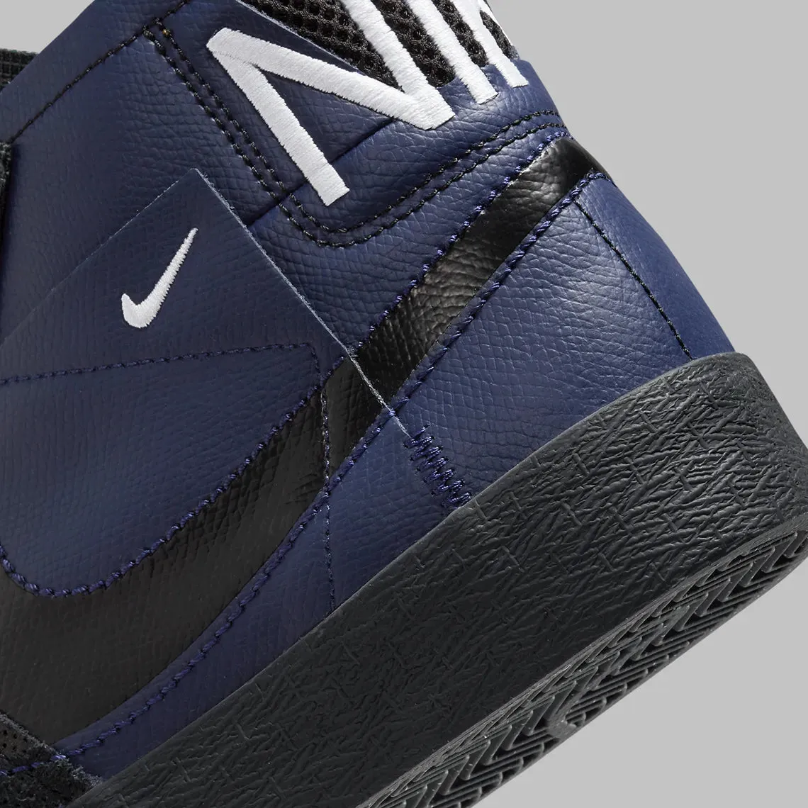 Nike SB Zoom Blazer Mid Premium Deconstructed Midnight Navy