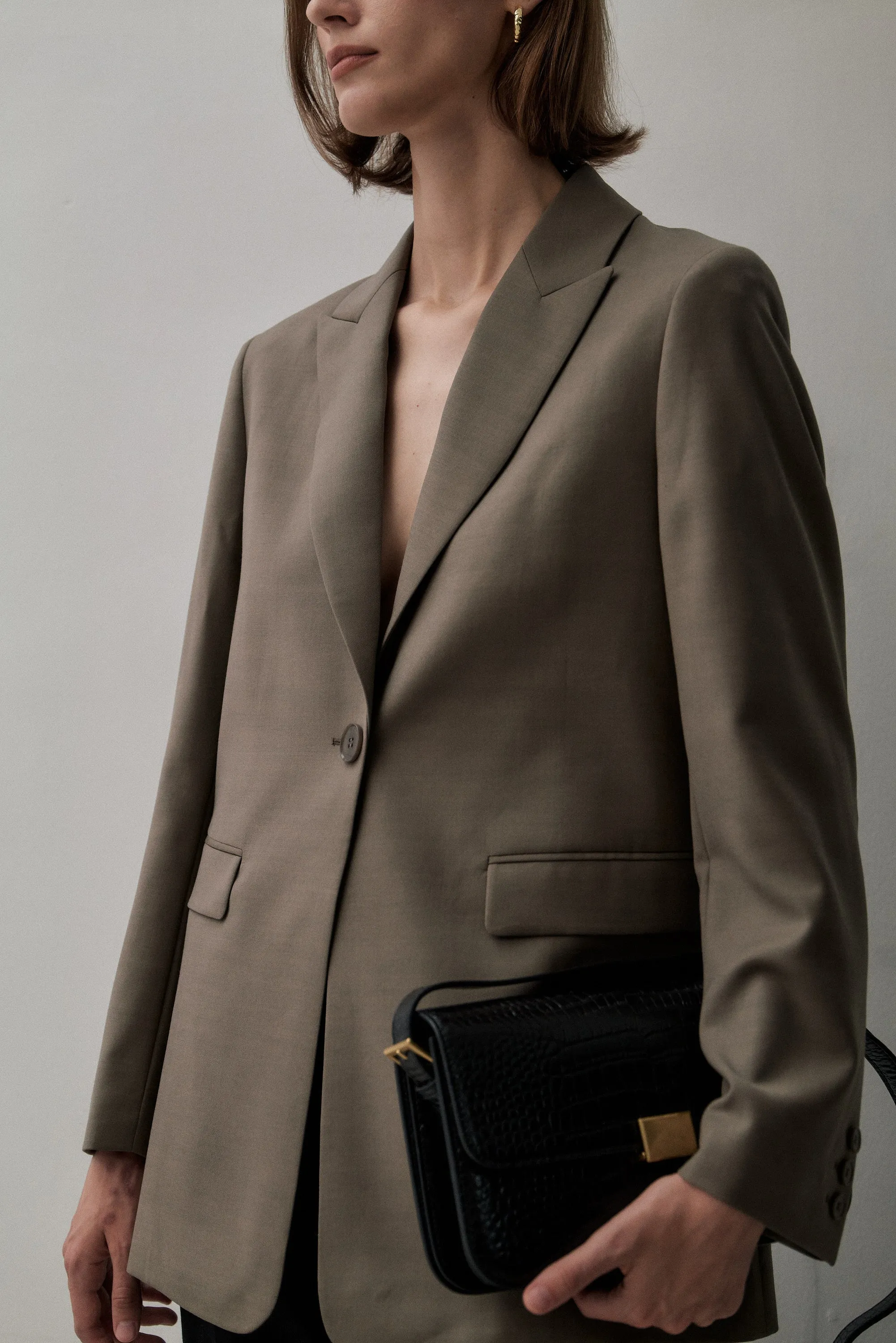 THE CLASSIC BLAZER - TAUPE